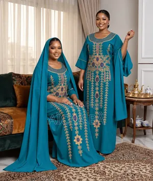 Robe Avec Grand Foulard