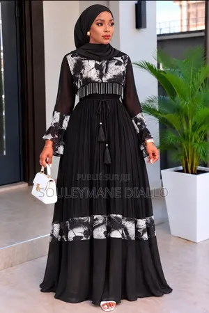 Robe Avec Foulard
