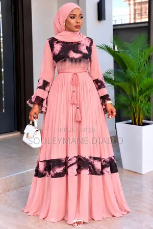 Robe Avec Foulard