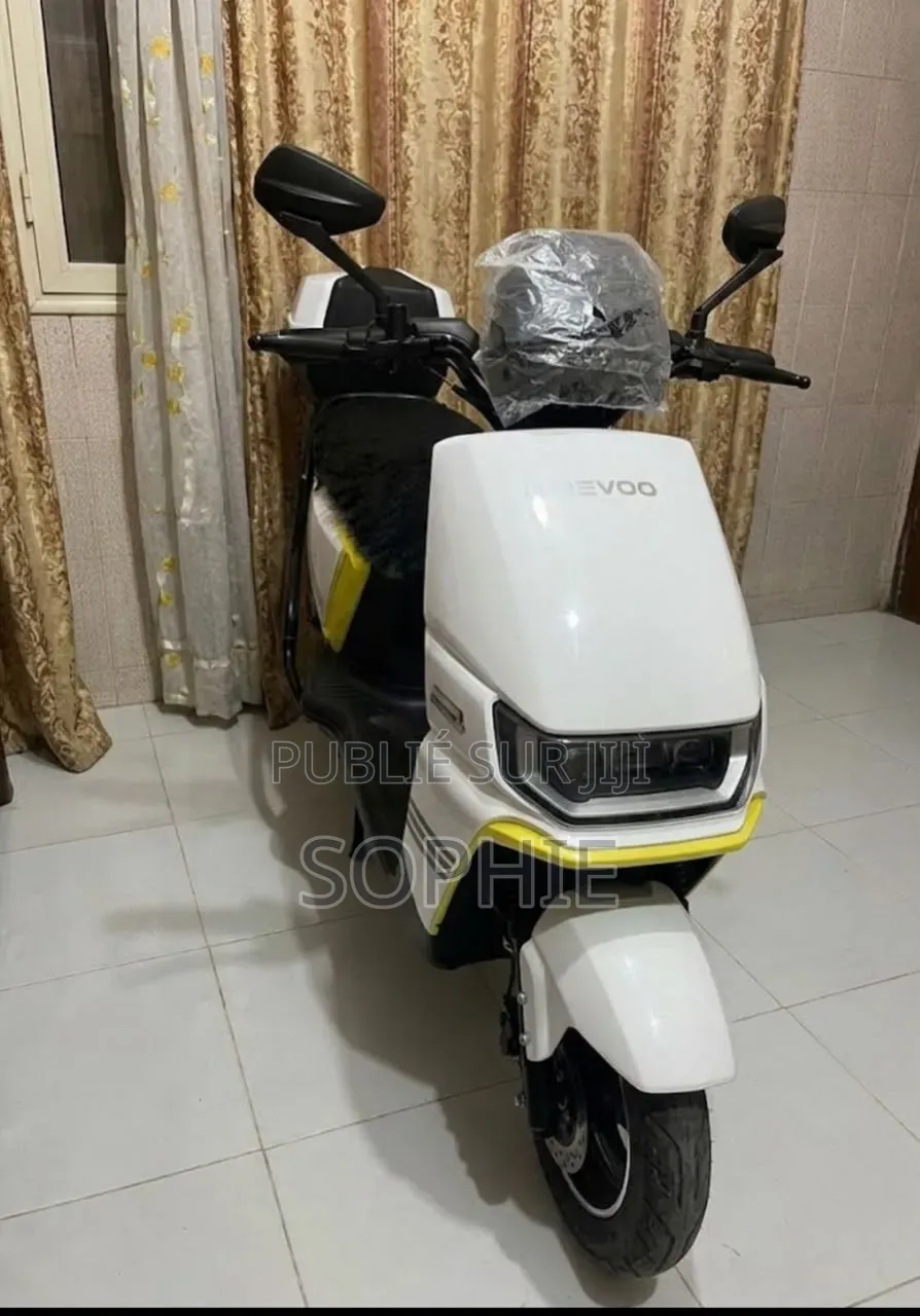 Revoo A12 2026 Blanc