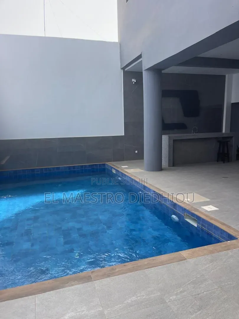 3chbre Appartement dans Appartement F4, Ouakam à Louer
