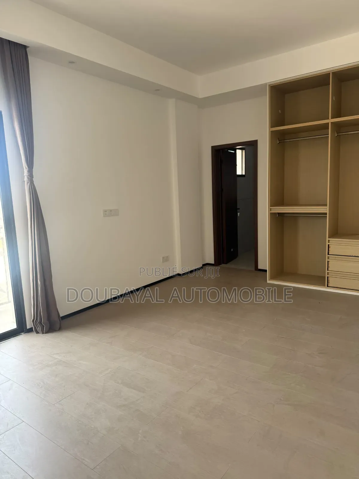 3chbre Appartement dans Almadies Appartement à Vendre