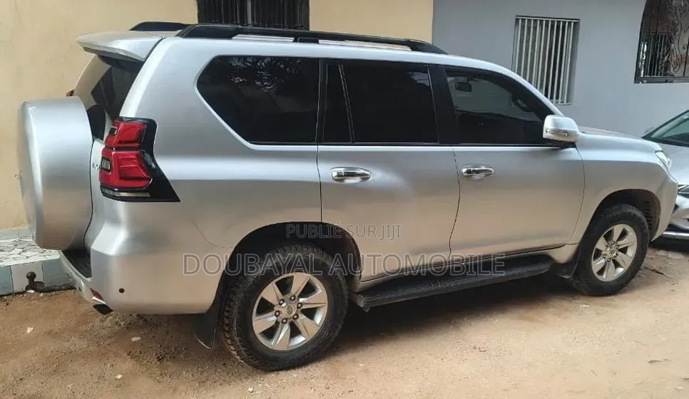 Toyota Land Cruiser Prado 2020 Gris