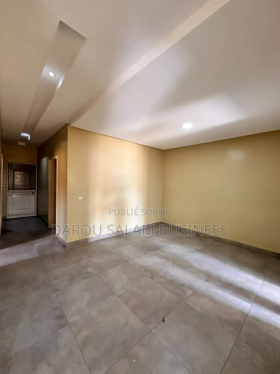 3chbre Appartement dans Ouakame, Yoff à Louer