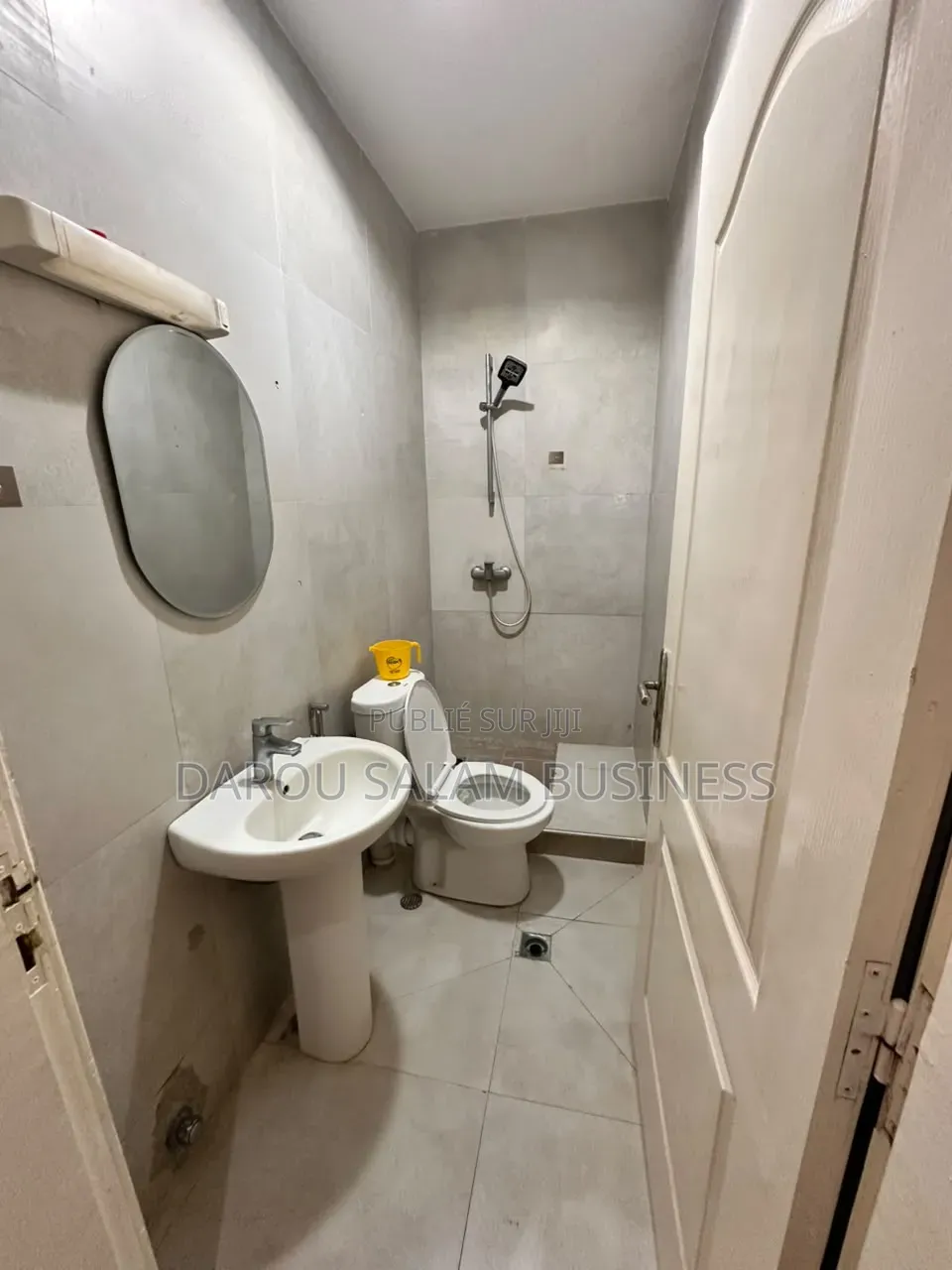 3chbre Appartement dans Ouakame, Yoff à Louer