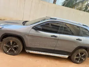 Jeep Cherokee Latitude 4x4 2016 Gris