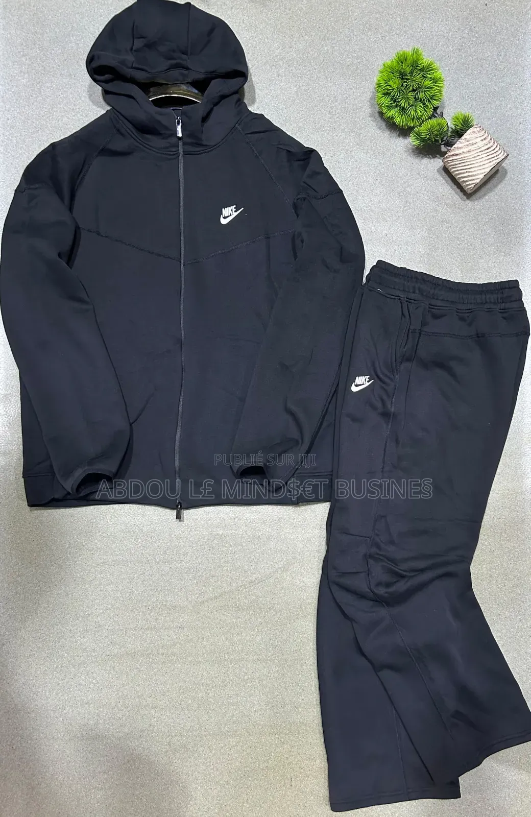 Ensemble Nike Bas Large Sweet À Capuchon Disponible