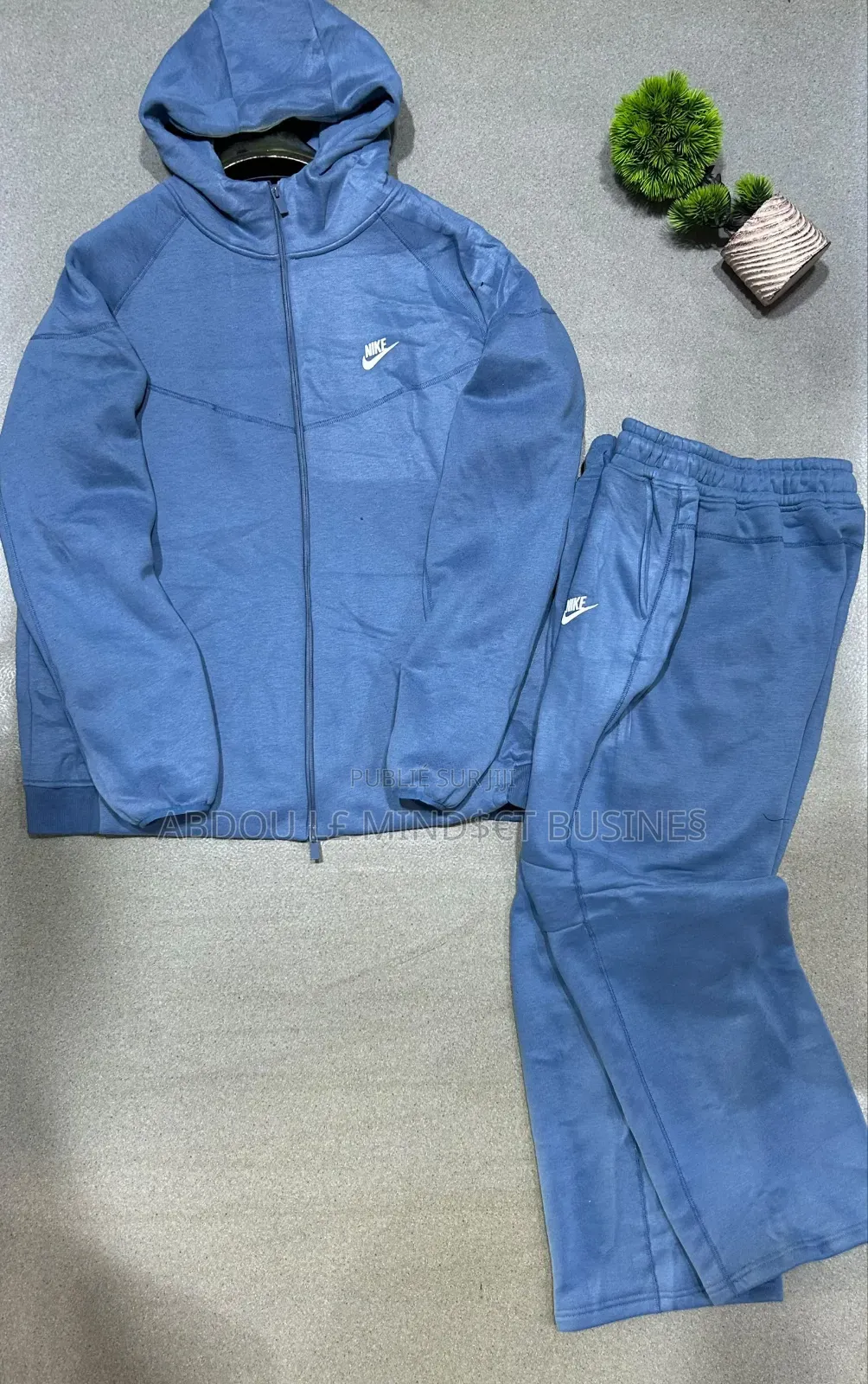Ensemble Nike Bas Large Sweet À Capuchon Disponible