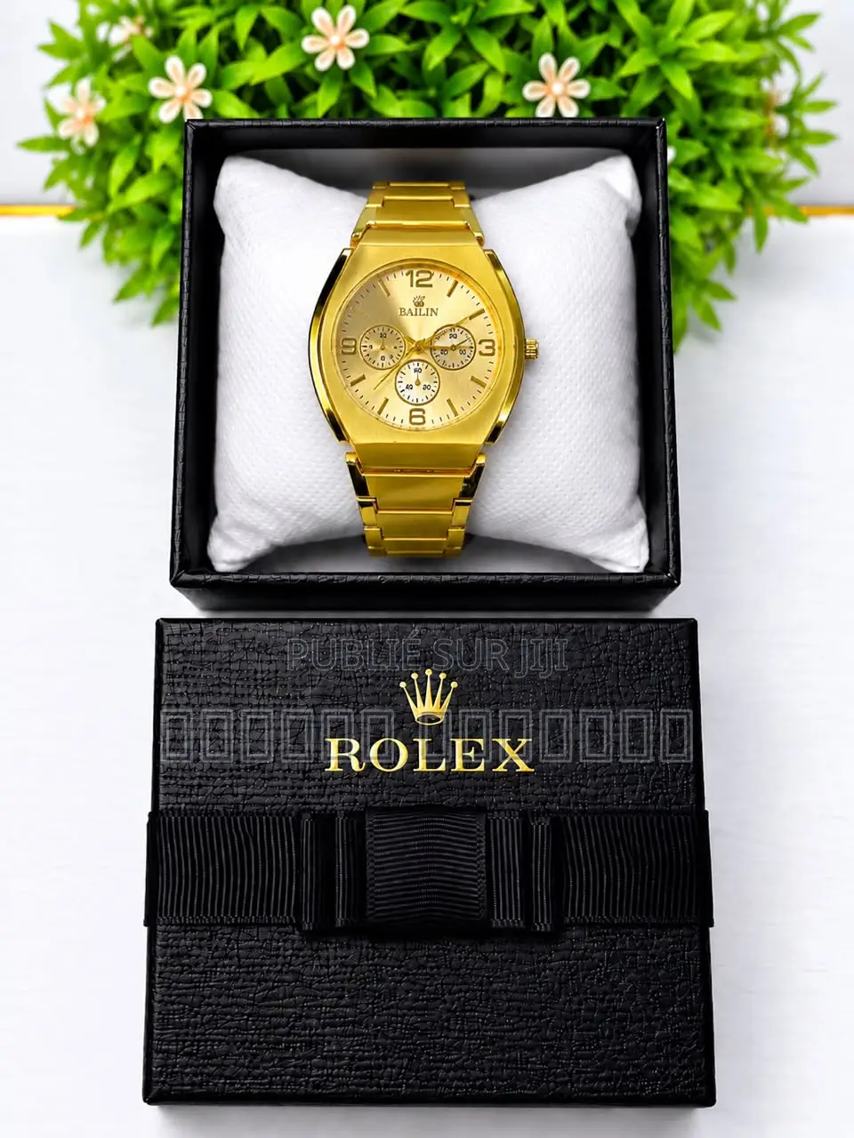 Montre Dorée De Luxe À Vendre !