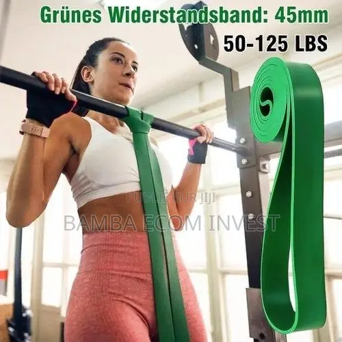 Élastique De Fitness Vert Utilisé Pour Le Renforcement Musculaire