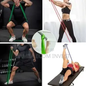 Élastique De Fitness Vert Utilisé Pour Le Renforcement Musculaire