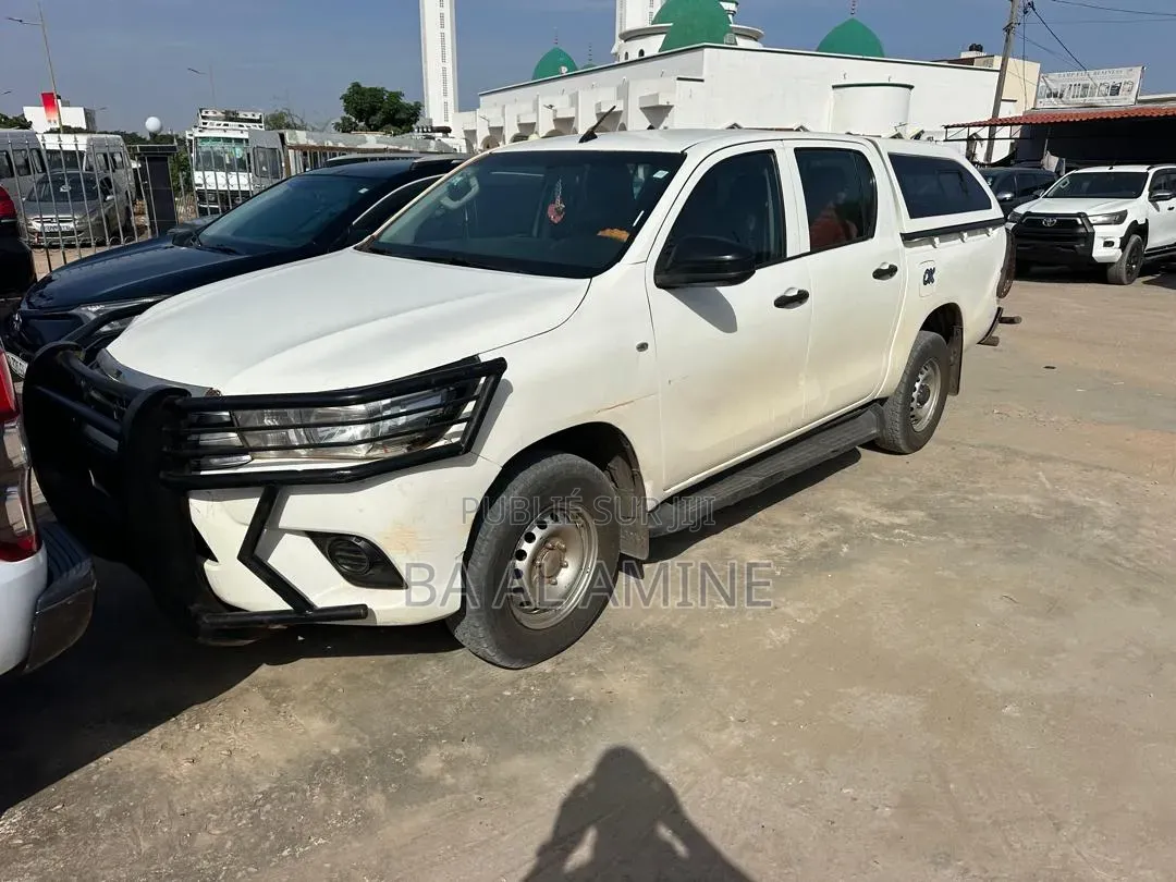 Toyota Hilux 2023 Blanc