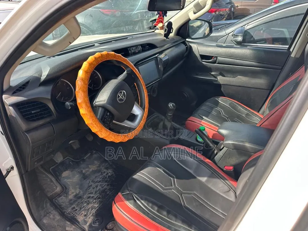 Toyota Hilux 2023 Blanc