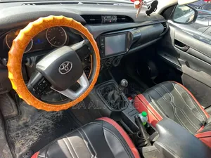 Toyota Hilux 2023 Blanc