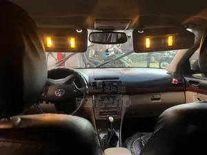 Toyota Avensis 2006 Gris