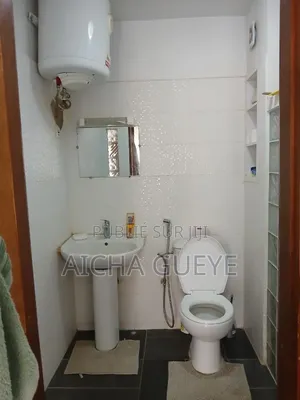 2chbre Appartement dans Un Appartement F3 À, Yoff à Vendre