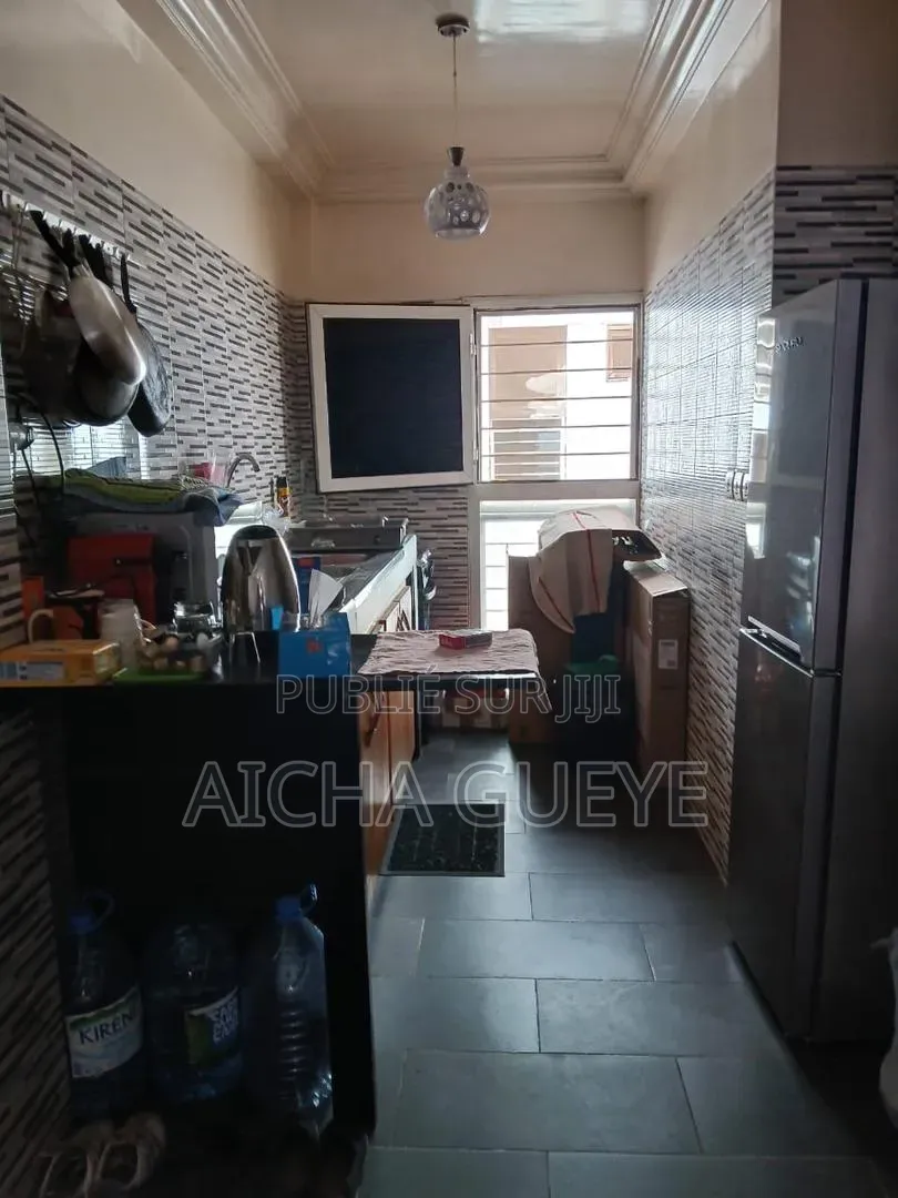 2chbre Appartement dans Un Appartement F3 À, Yoff à Vendre