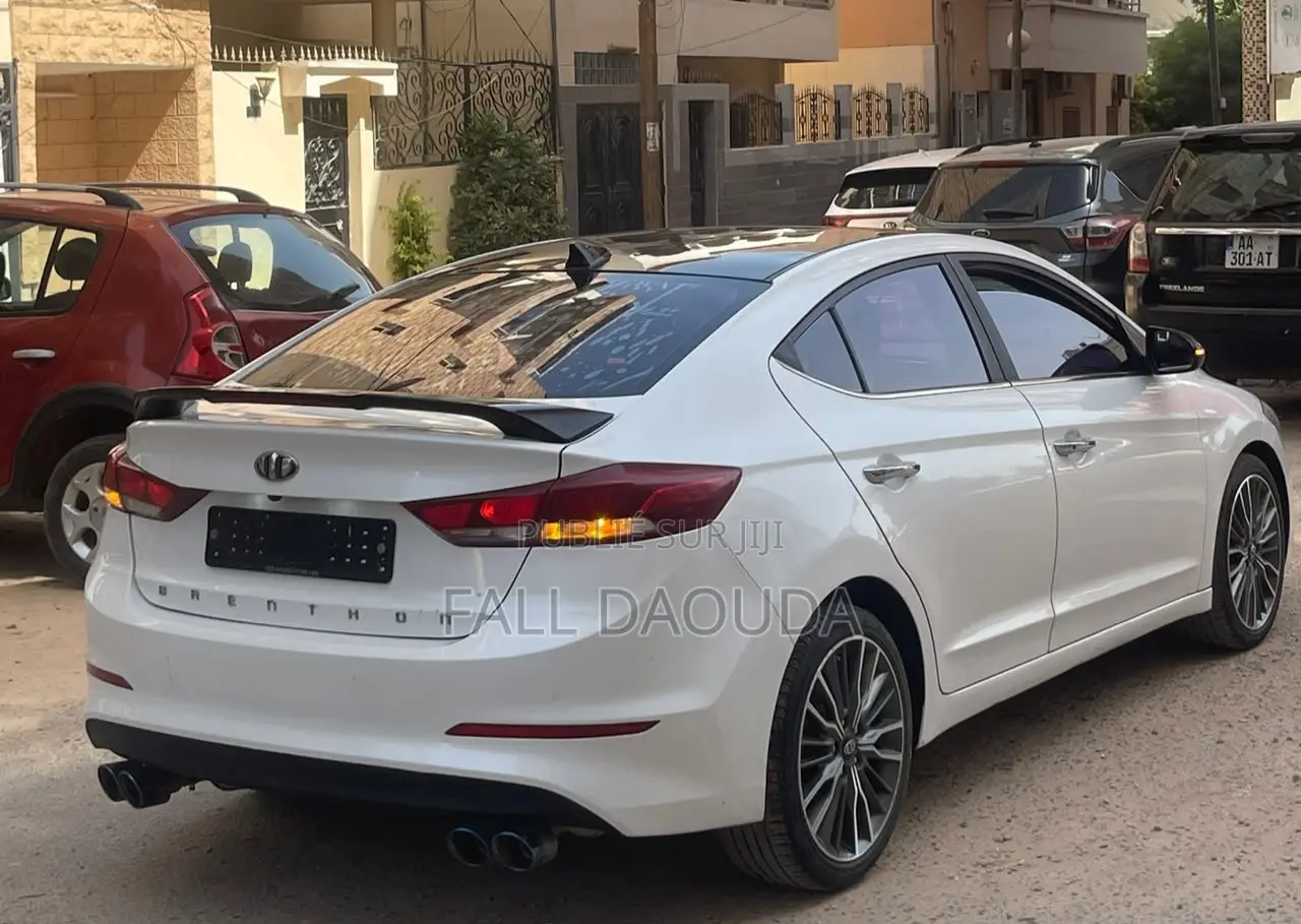 Hyundai Avante 2017 Blanc