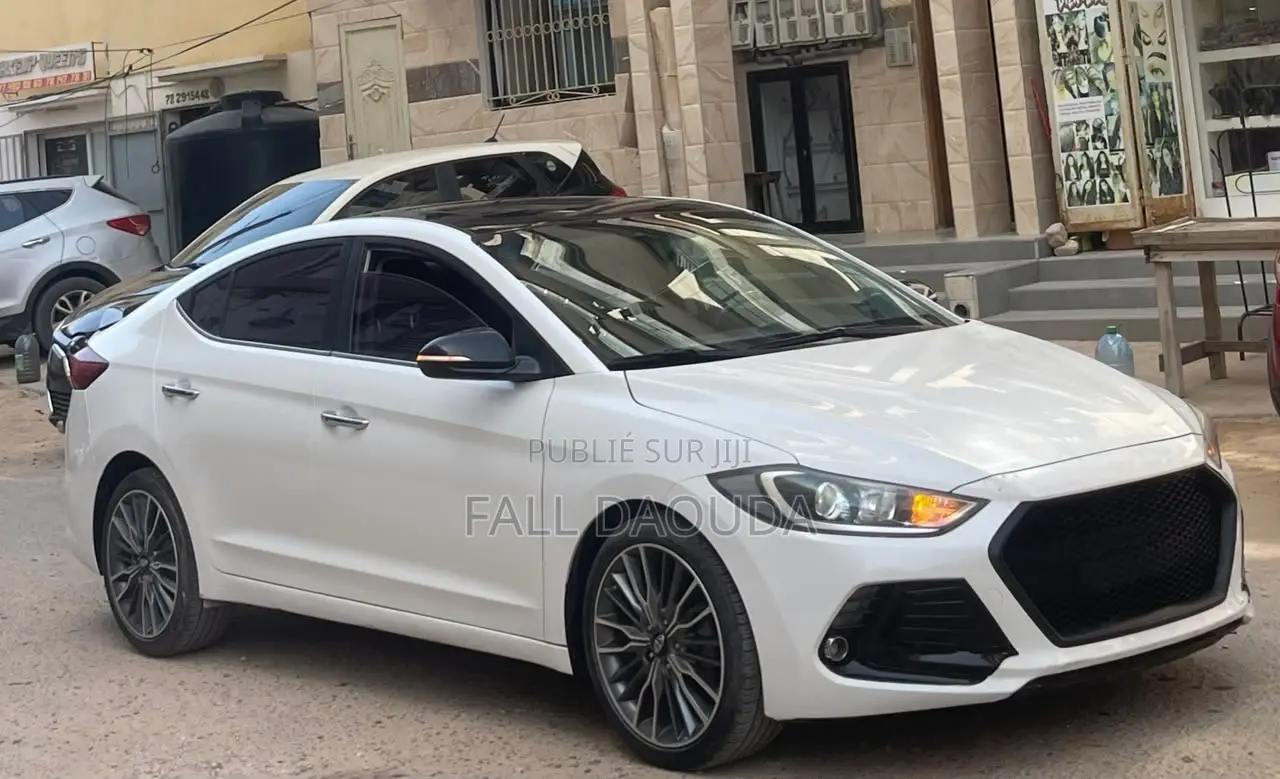 Hyundai Avante 2017 Blanc