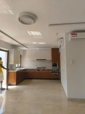 3chbre Appartement dans Oukam Appartement À, Ouakam à Louer