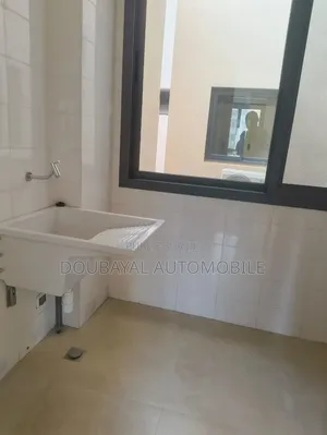 3chbre Appartement dans Oukam Appartement À, Ouakam à Louer