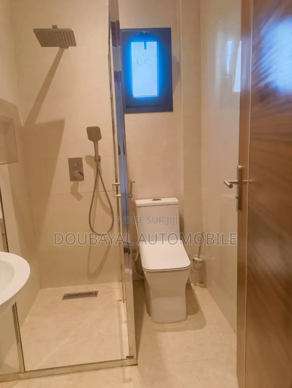 3chbre Appartement dans Oukam Appartement À, Ouakam à Louer