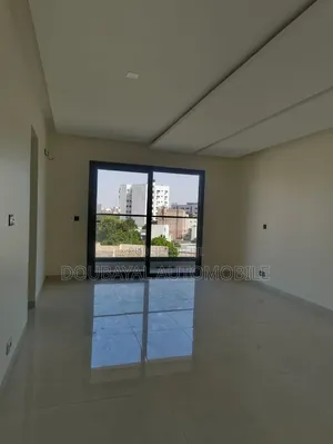 3chbre Appartement dans Oukam Cité Africa, Ouakam à Louer