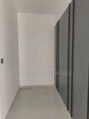 3chbre Appartement dans Oukam Cité Africa, Ouakam à Louer