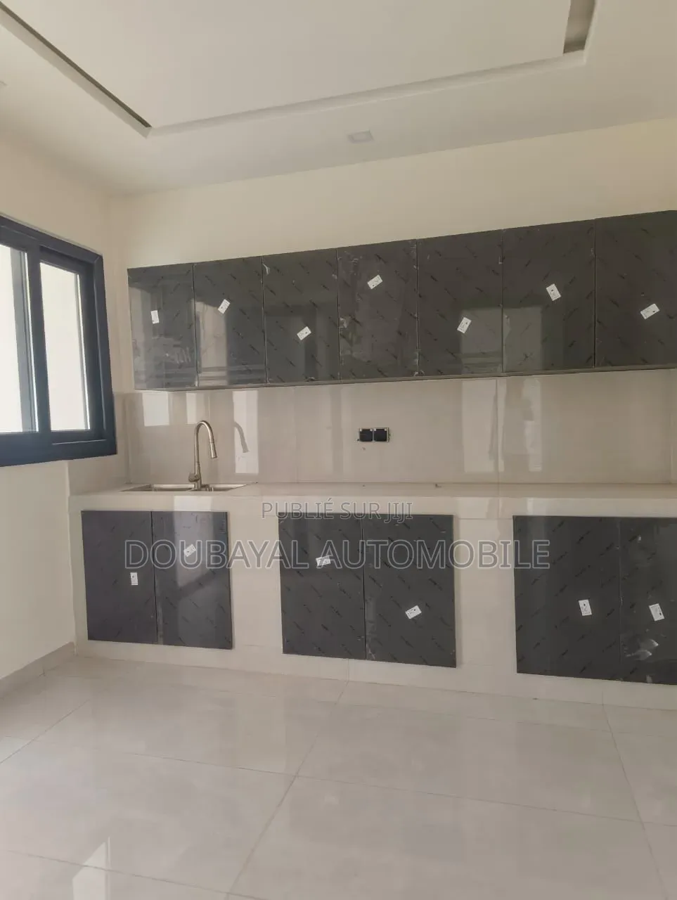3chbre Appartement dans Oukam Cité Africa, Ouakam à Louer