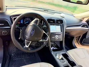 Ford Fusion 2018 Gris