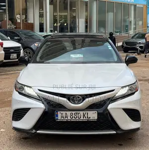 Toyota Camry 2018 Blanc