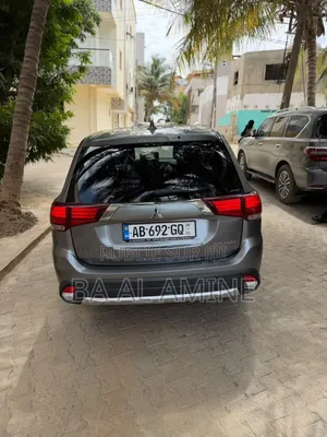Mitsubishi Outlander 2017 Gris