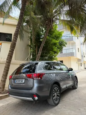 Mitsubishi Outlander 2017 Gris