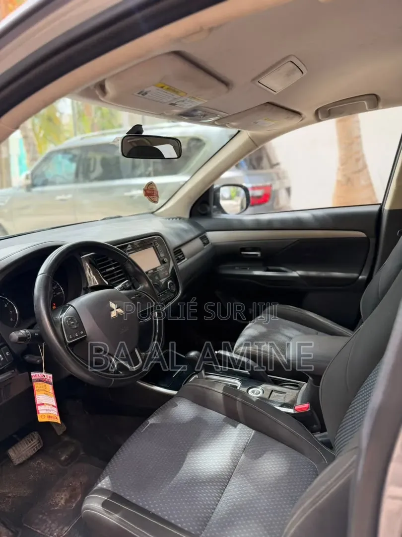 Mitsubishi Outlander 2017 Gris