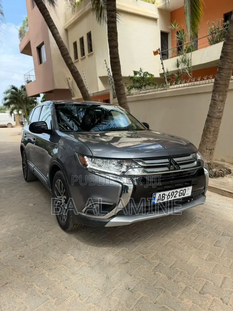 Mitsubishi Outlander 2017 Gris