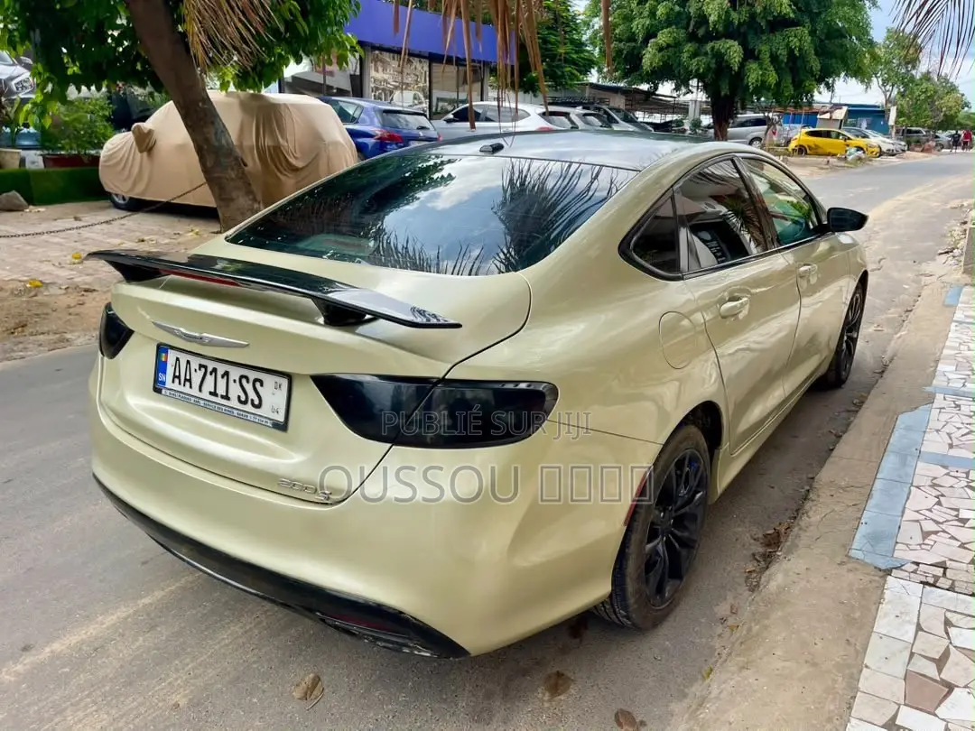Chrysler 200 2016 Beige