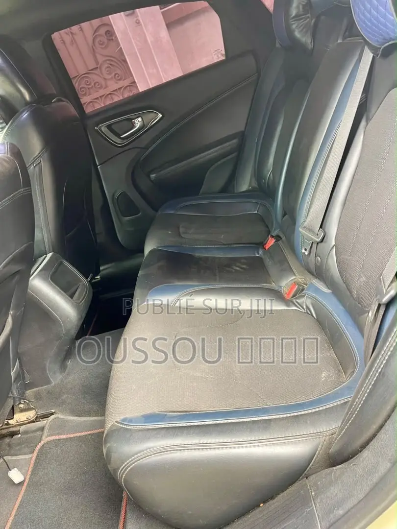 Chrysler 200 2016 Beige