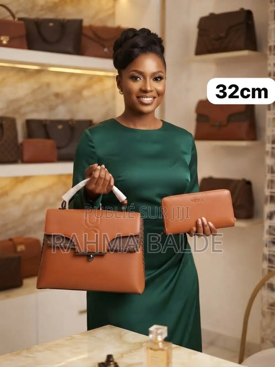 Des Jolie Sacs À Main De Marque *PEDRA* Qualité Authentique