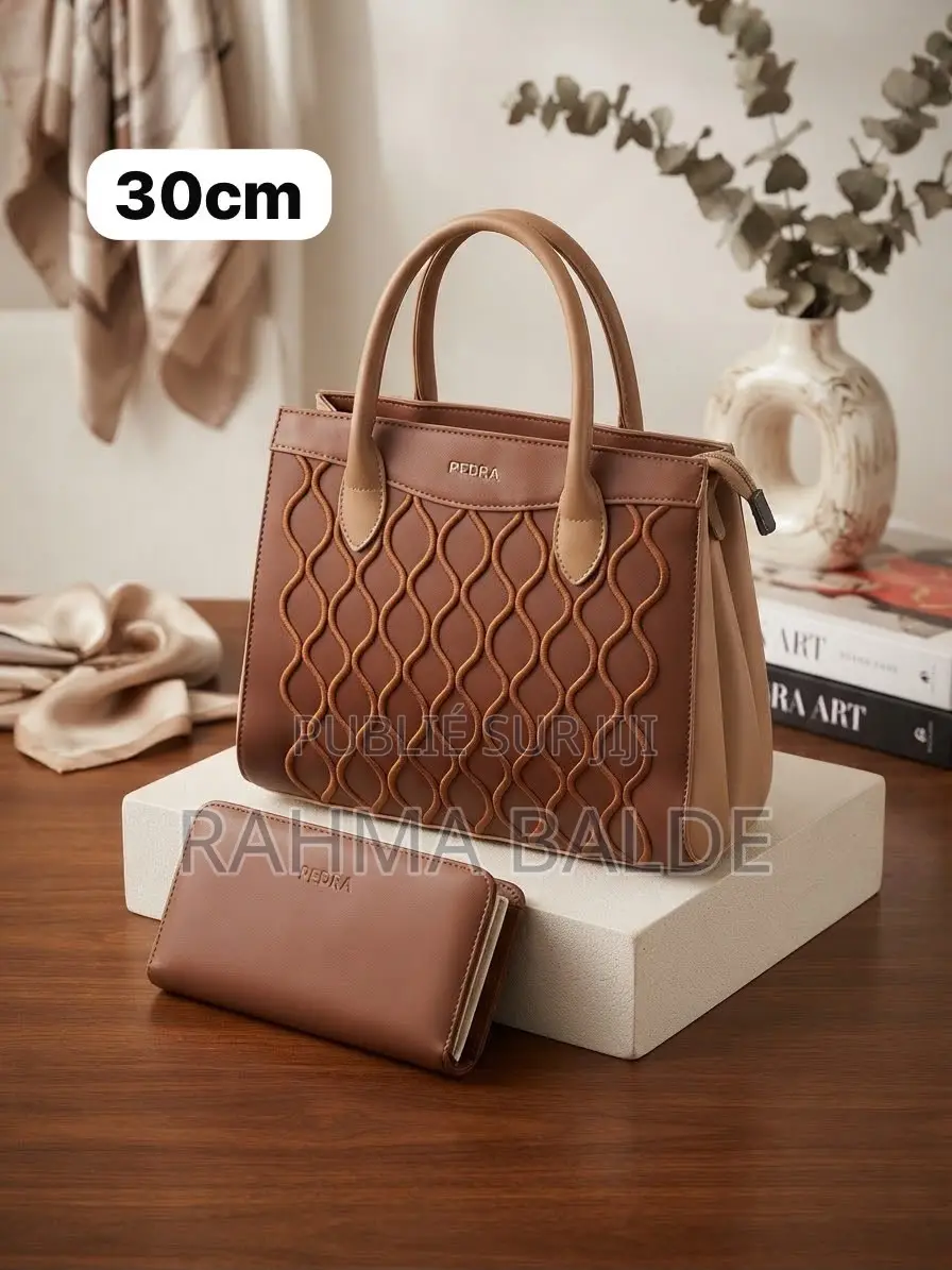 Des Jolie Sacs À Main De Marque *PEDRA* Qualité Authentique