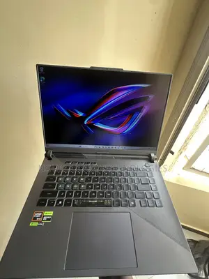 Nouveau Ordinateur portable Asus ROG Strix G15 16GB AMD Ryzen 9 SSD 1T