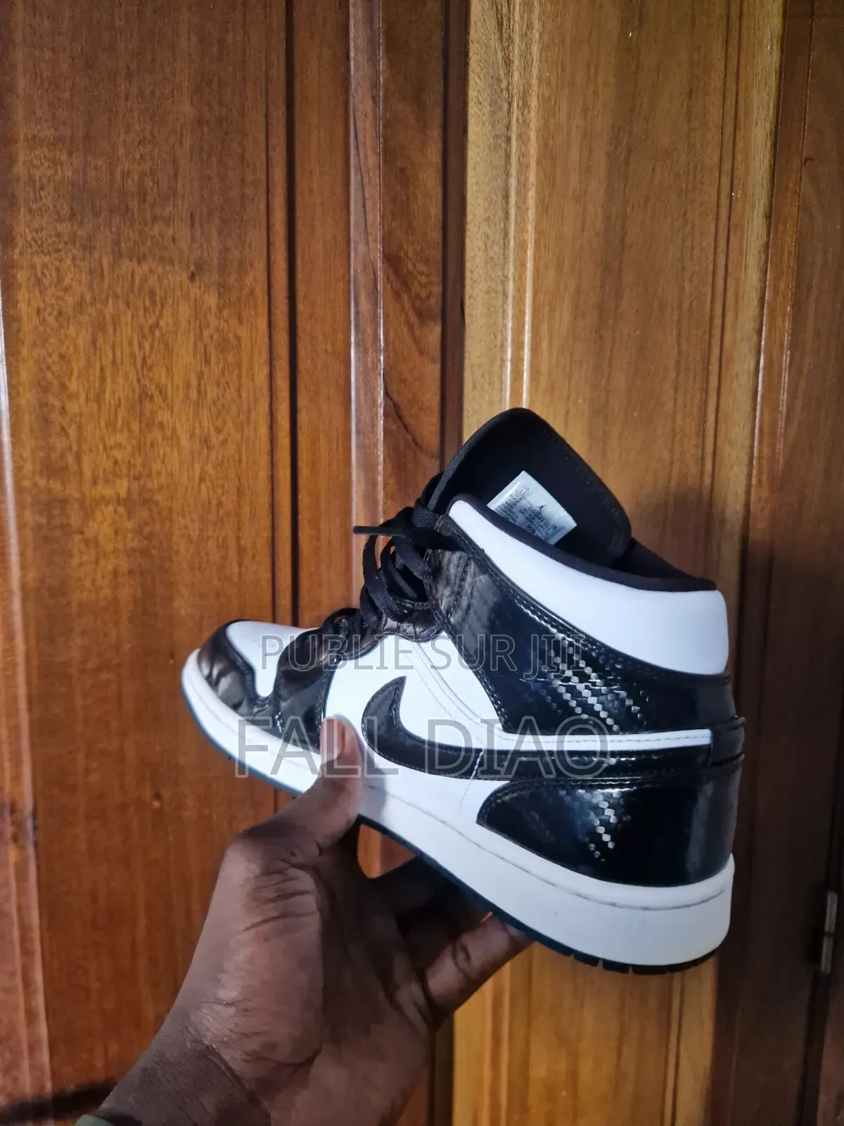  Air Jordan 1 Mid – Carbon Fiber 
