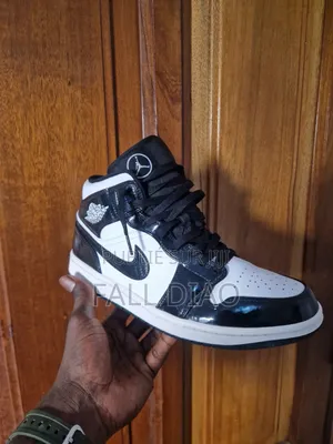  Air Jordan 1 Mid – Carbon Fiber 