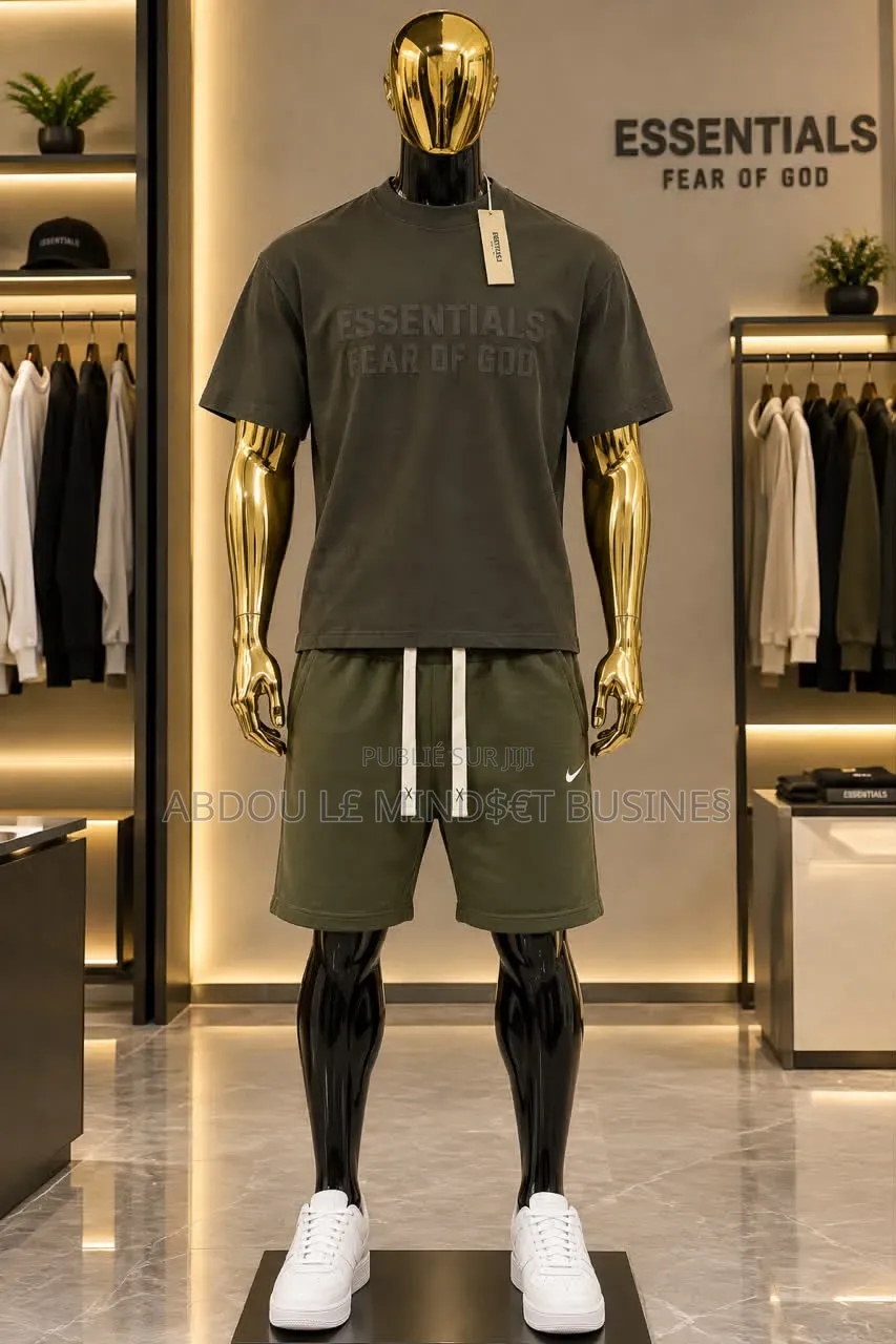 Ensemble Essentiel Short Disponible