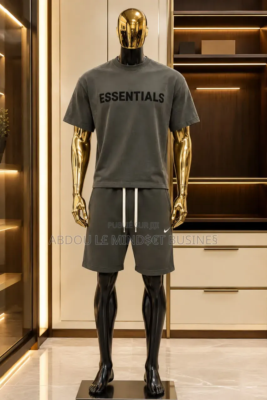 Ensemble Essentiel Short Disponible