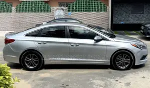 Hyundai Sonata Sport 2.0T Sedan FWD (2.0L 4cyl 6A) 2016 Gris