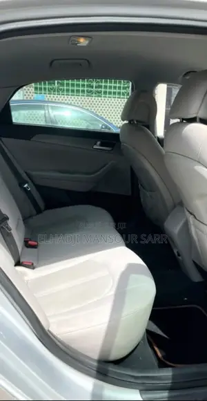 Hyundai Sonata Sport 2.0T Sedan FWD (2.0L 4cyl 6A) 2016 Gris