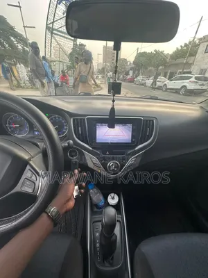Suzuki Baleno 2020 Gris