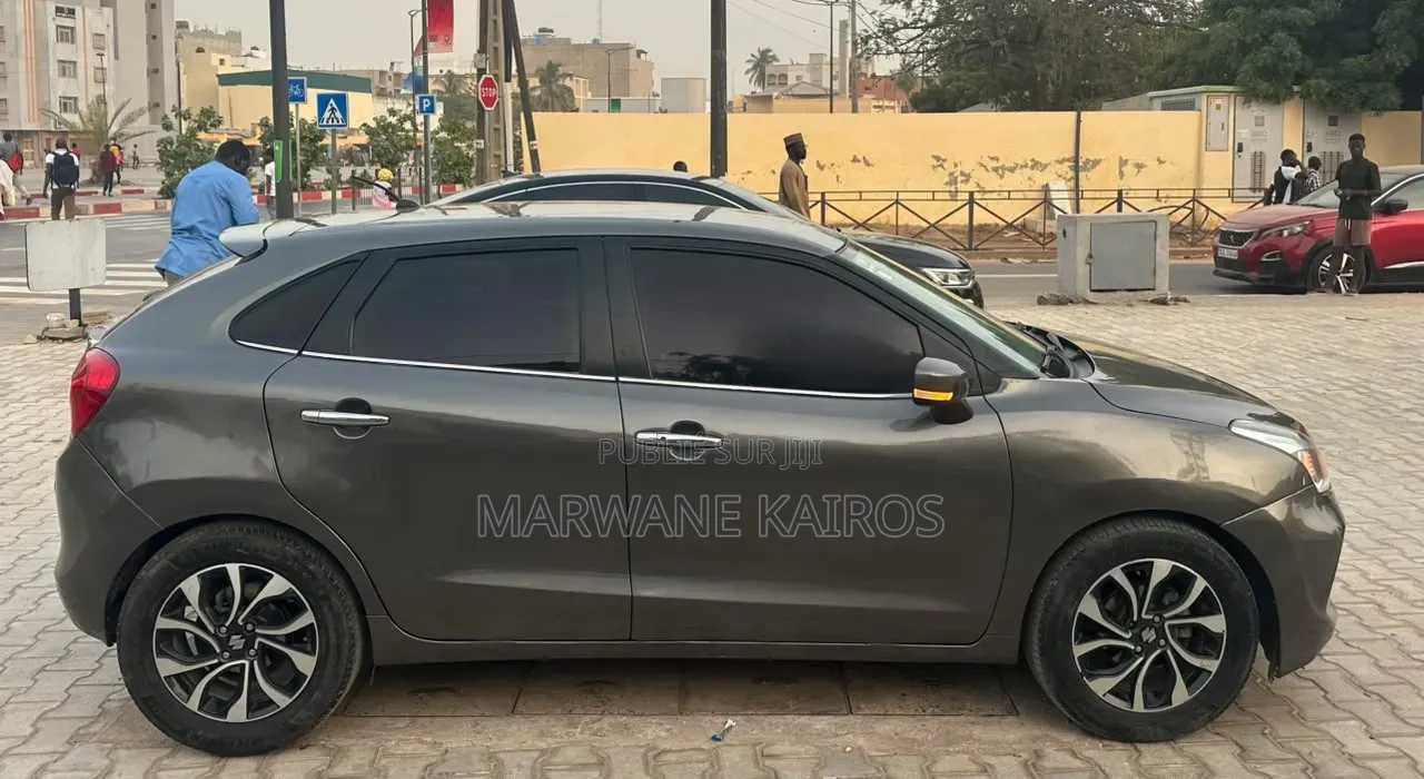 Suzuki Baleno 2020 Gris