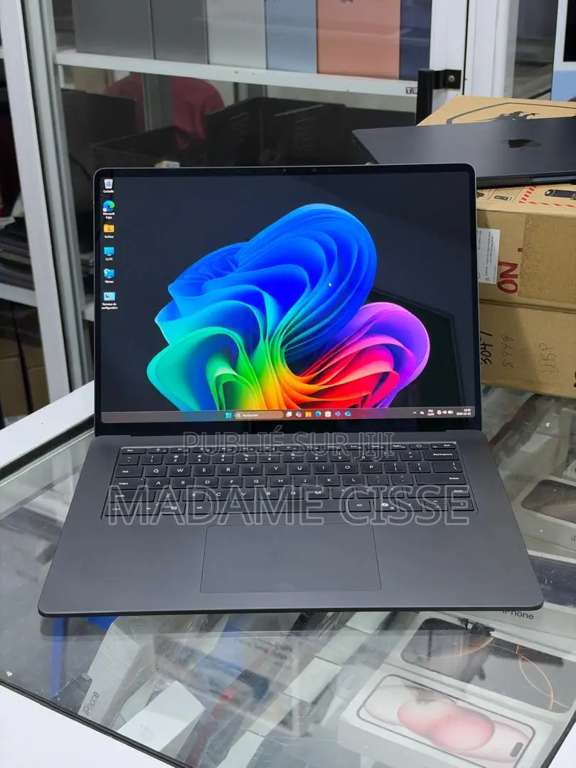 Nouveau Microsoft Surface Laptop 7 32GB Intel Core Ultra 7 SSD 512GB