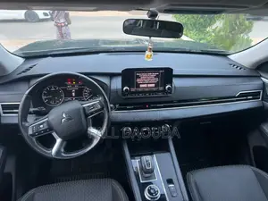 Mitsubishi Outlander 2022 Noir